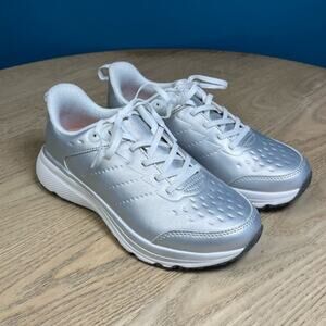Revitalign Women’s Phoebe Leather Sneaker Silver Lace Up Walking Shoes Size 6.5